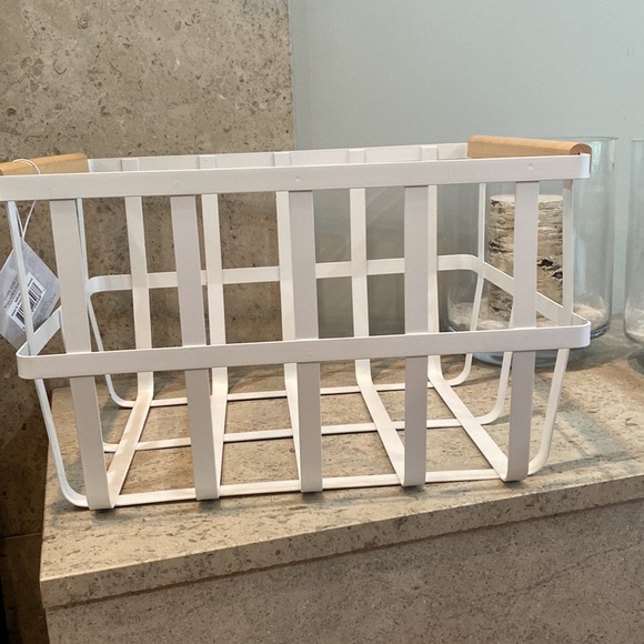 Core Home Metal Basket With Wood Handles - Picture 5 of 13